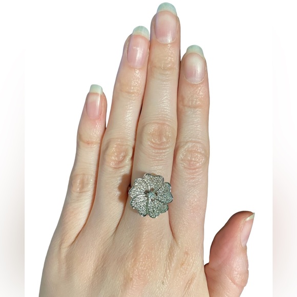 White Hibiscus Flower Ring - Picture 2 of 5